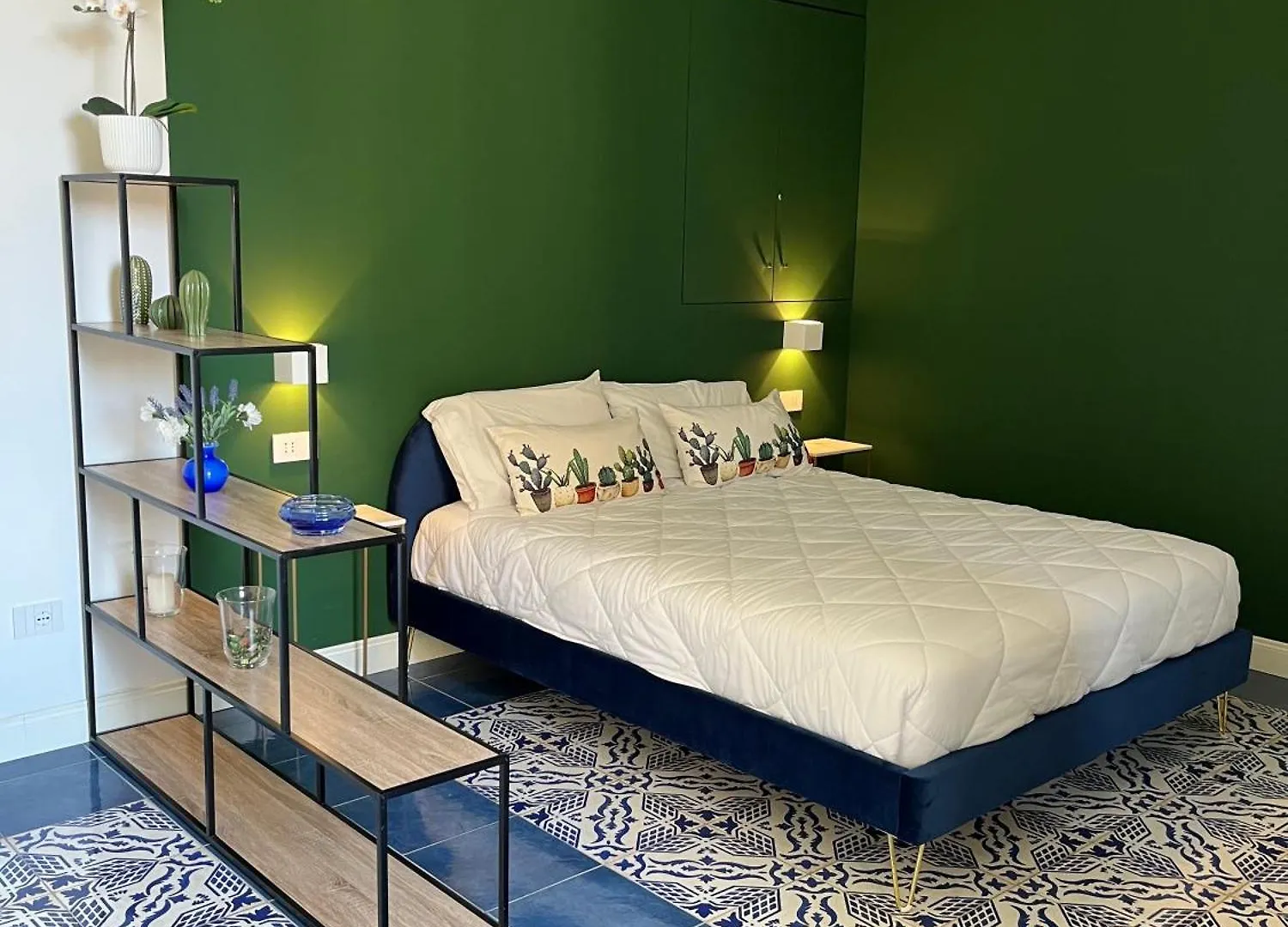 Hotel Gramsci 16 Napoli 0*,